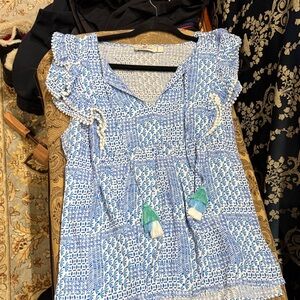 Vineyard Vines Blue and White Patterned Blouse